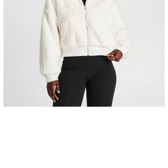 NWT Nike Oversized, 2-in-1 faux fur puffer with gloss finish on reverse side - Picture 10 of 16